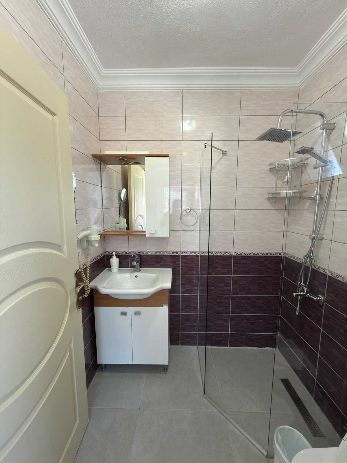 3 Kişilik Otel Odası